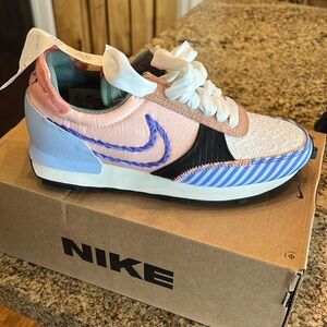 Women’s Nike Daybreak shoes